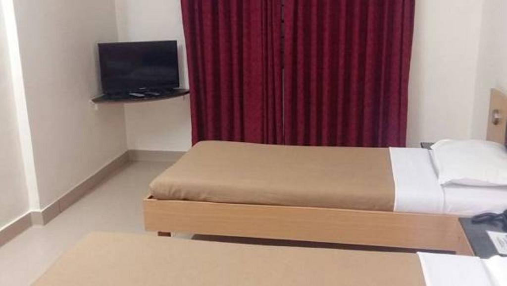 פונה Hotel Sheetal Palace מראה חיצוני תמונה